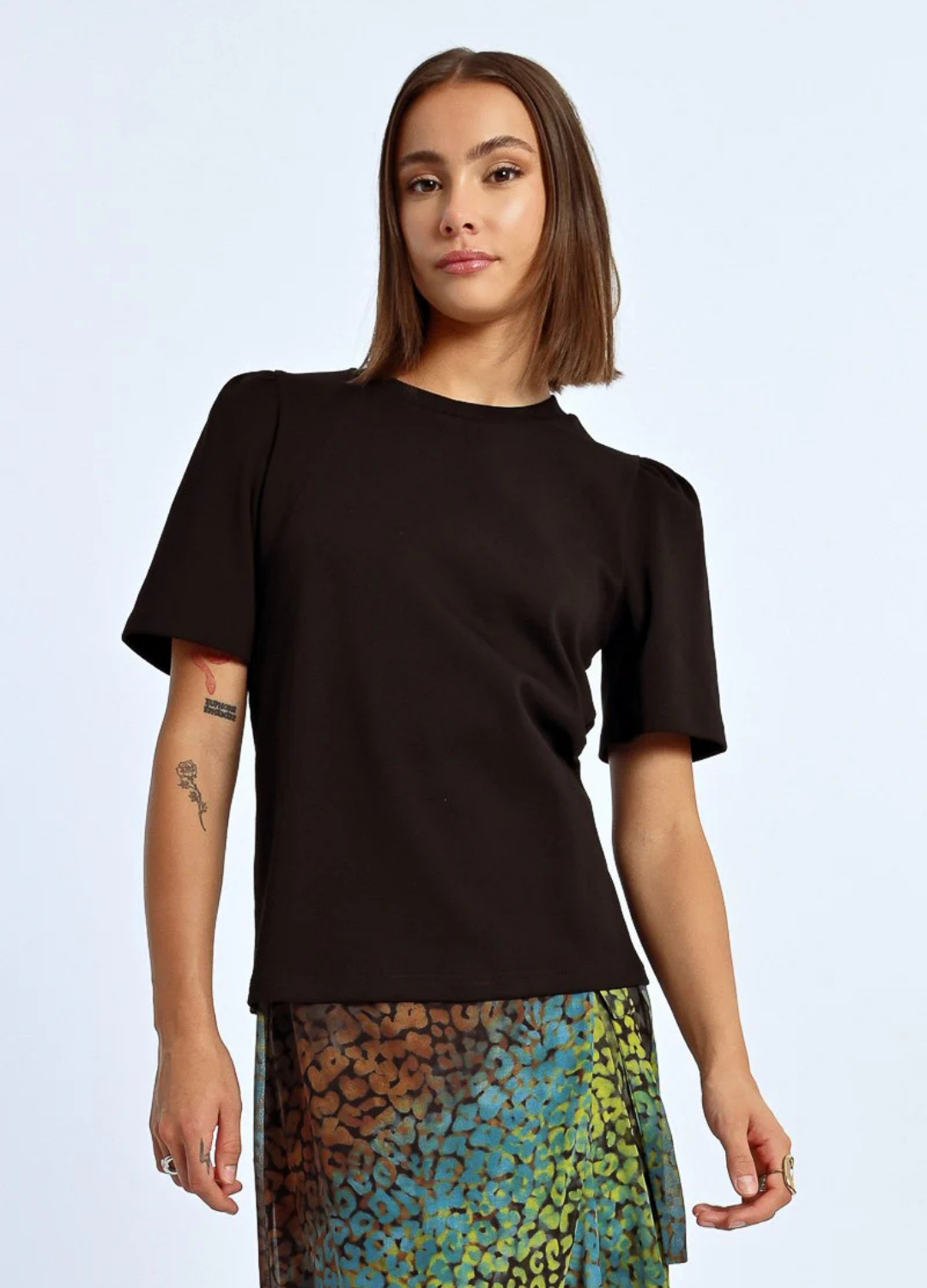 新品未使用J.N.Hearts Mocmoc blouse/Black Molly Bracken T-Shirt With Heart-Shaped Back Cutout – Kid Sister