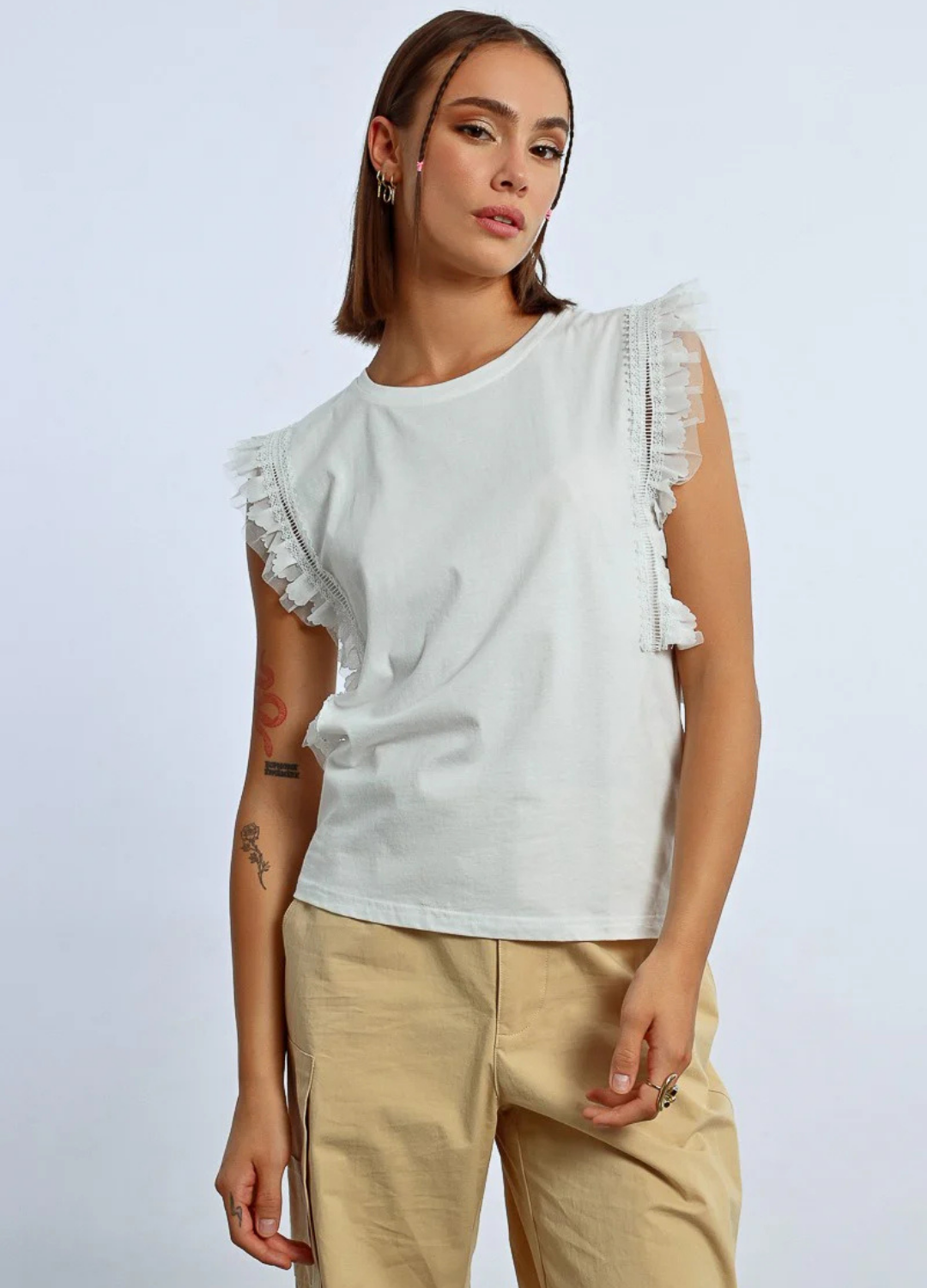 Sleeveless T-Shirt With Lace Trim