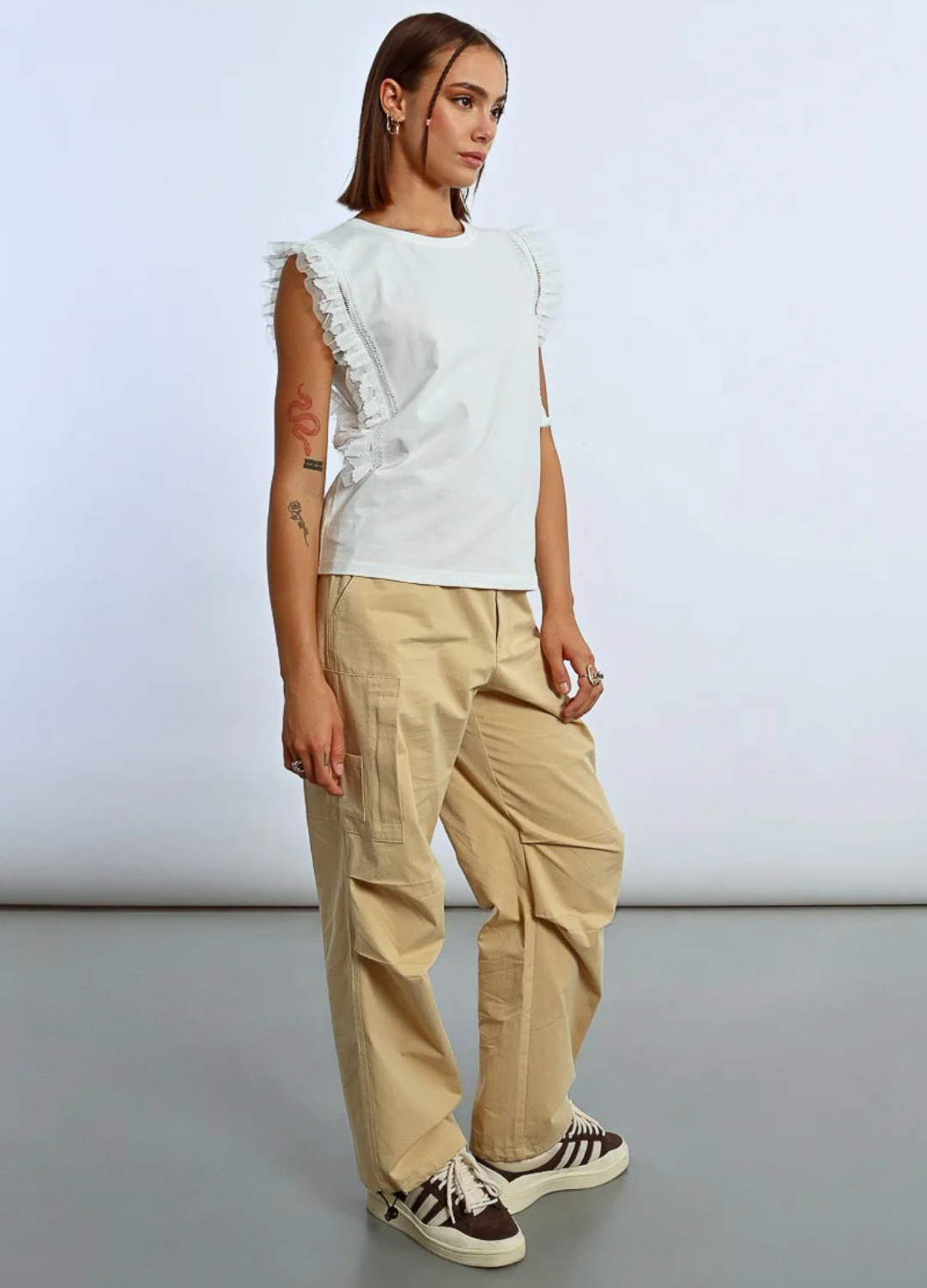 Sleeveless T-Shirt With Lace Trim