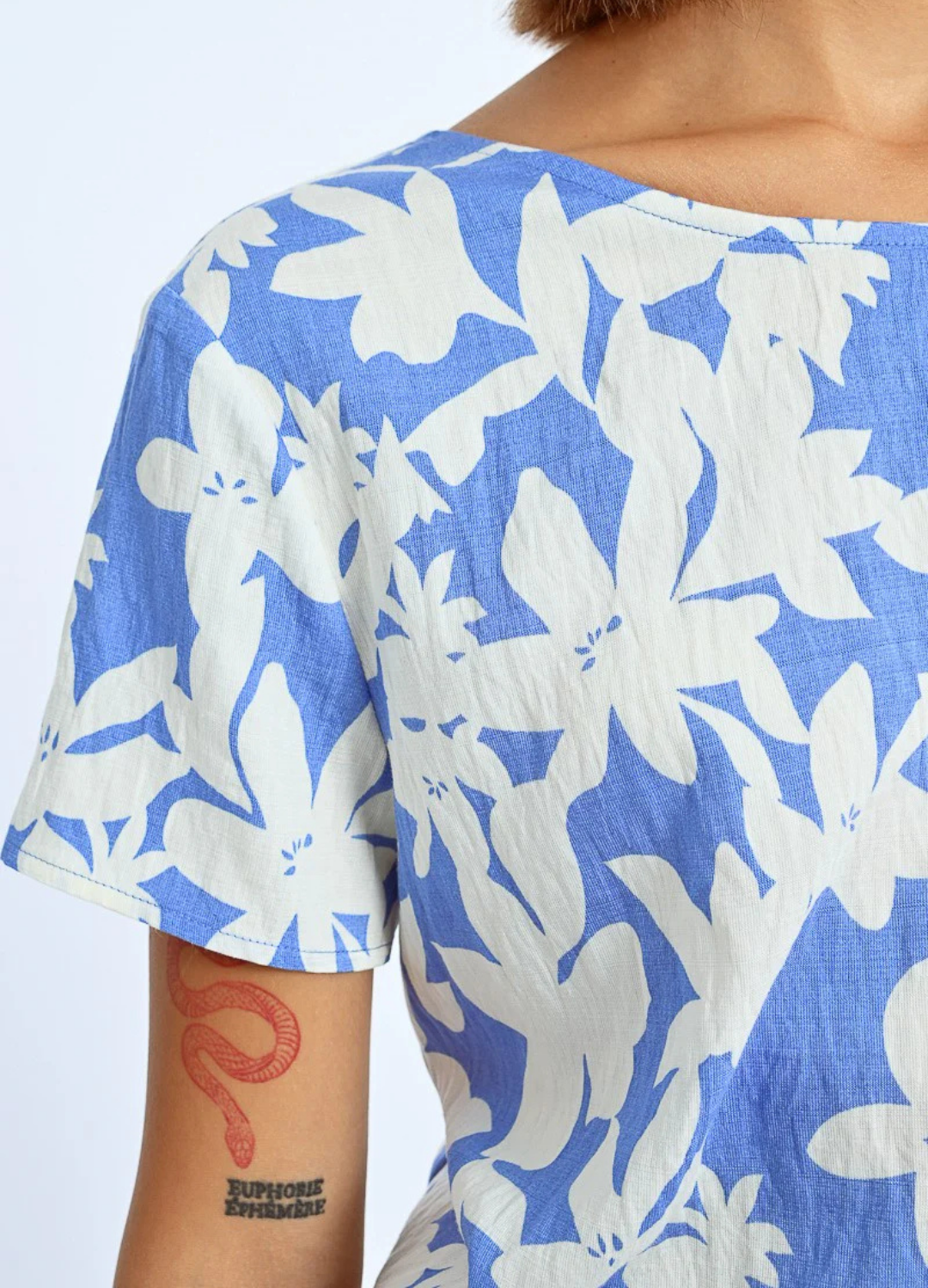 Short Sleeve Floral Print Blouse with Open Back Detail