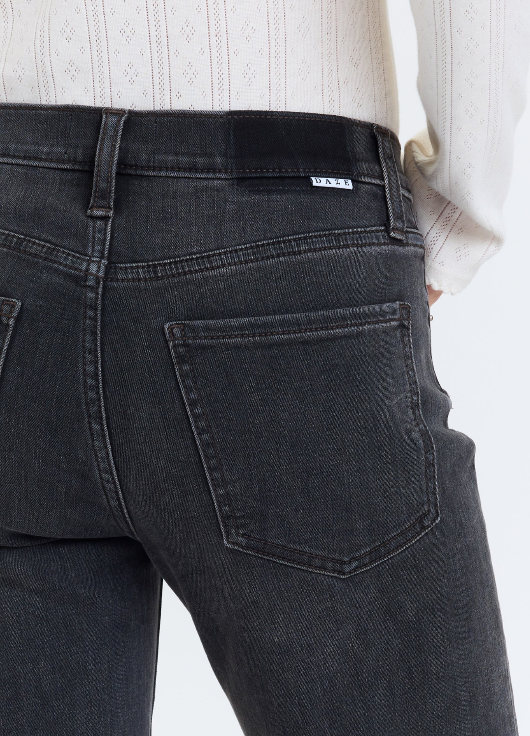 Rebel Ankle Mid Rise Slim Straight in Motion